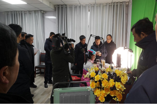 州委常委东乡县委书记马斌一行调研春耕备耕等工作